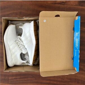 Adidas Swiftruns Brand New
